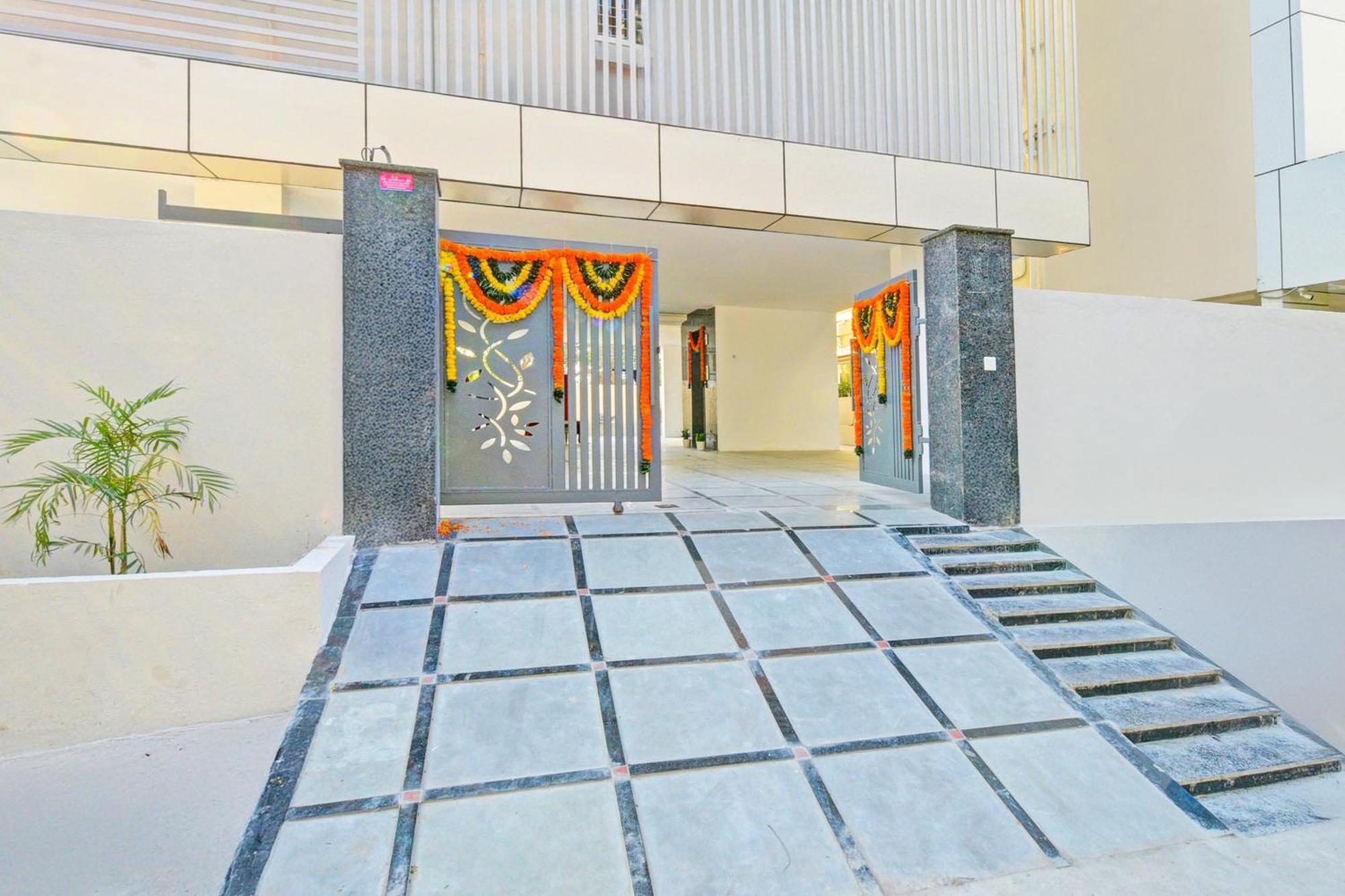 Super Townhouse Oak Suchitra Kompally Road Formerly Sun Moon Hotels Trimulgherry Exterior foto